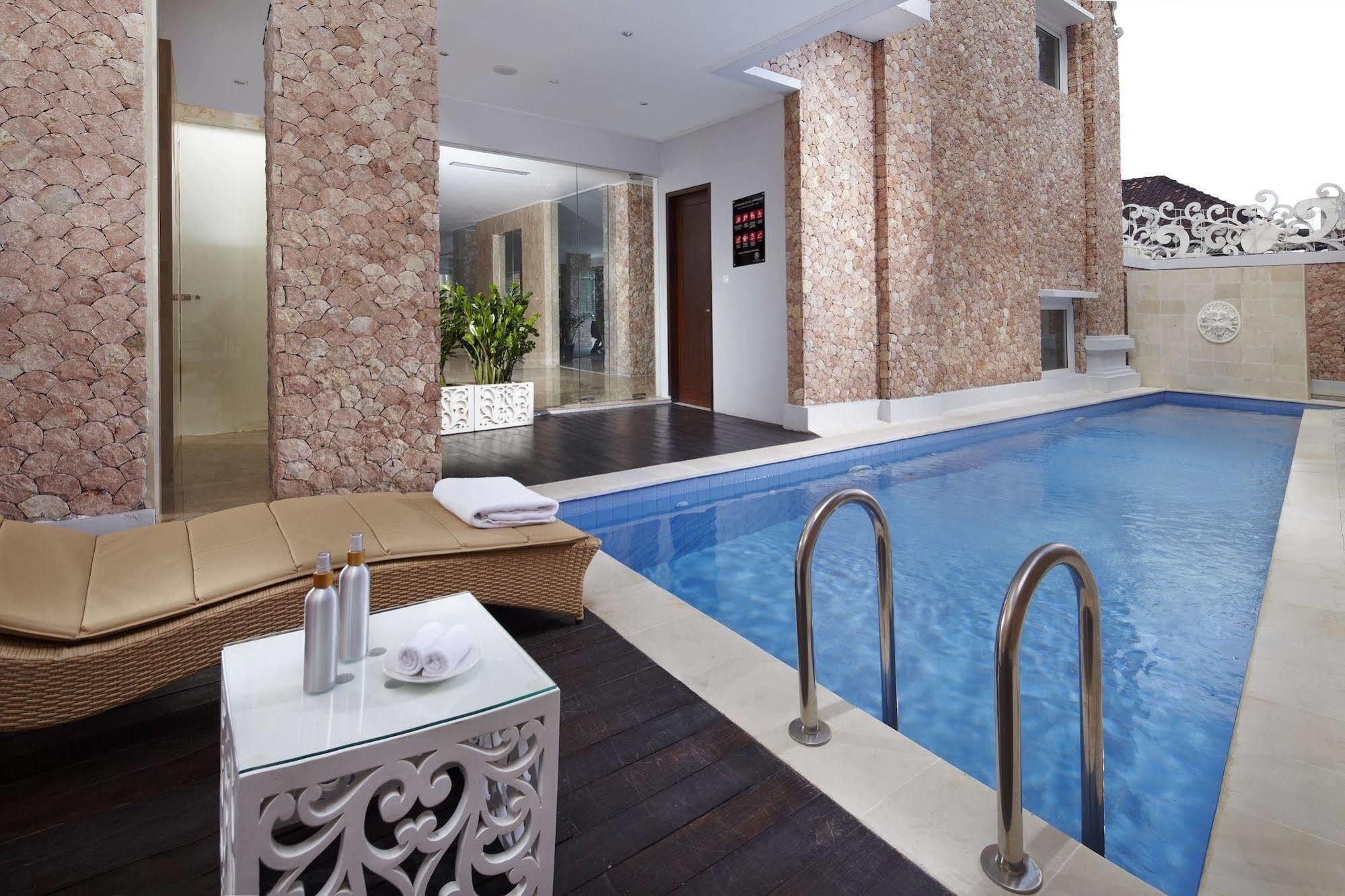 Kuta Angel Hotel - Luxurious Living Экстерьер фото
