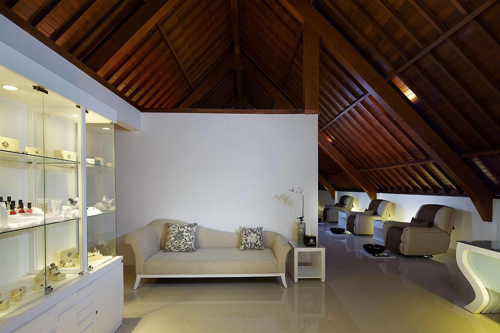 Kuta Angel Hotel - Luxurious Living Экстерьер фото
