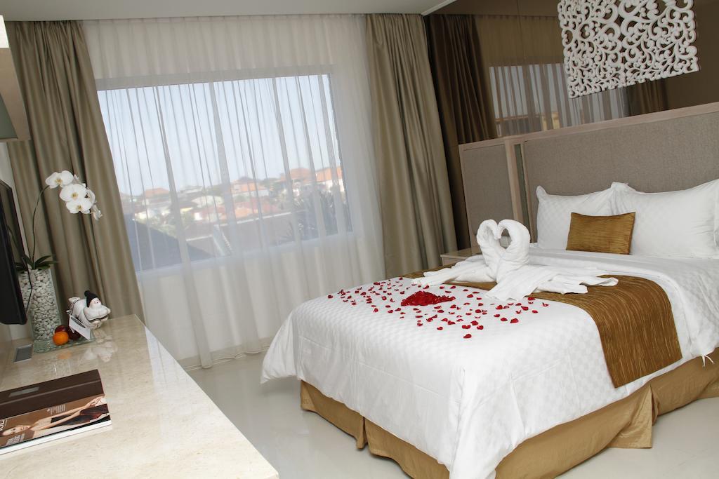 Kuta Angel Hotel - Luxurious Living Экстерьер фото