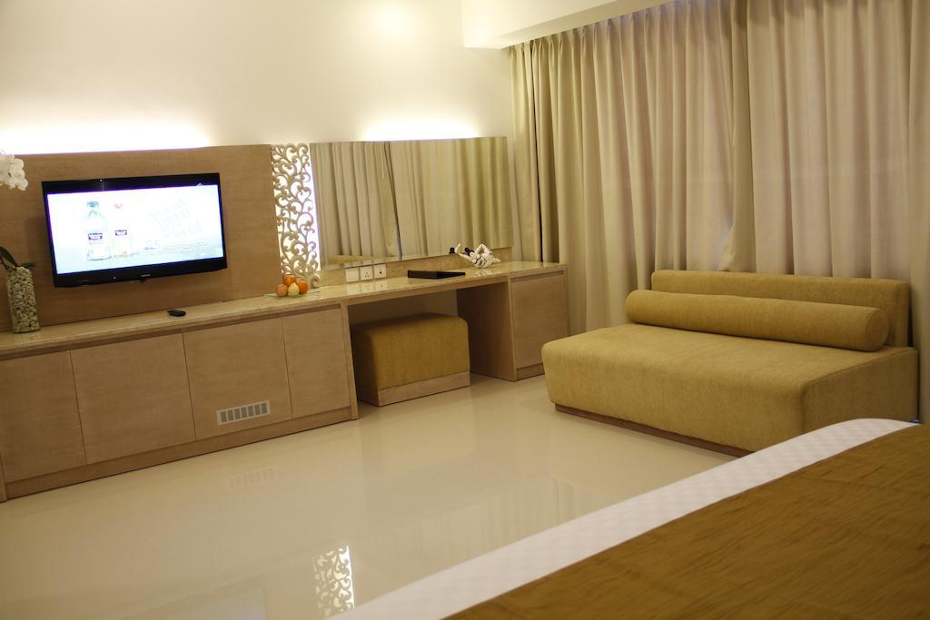 Kuta Angel Hotel - Luxurious Living Экстерьер фото