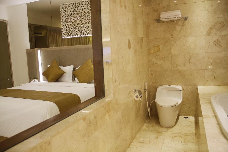 Kuta Angel Hotel - Luxurious Living Экстерьер фото